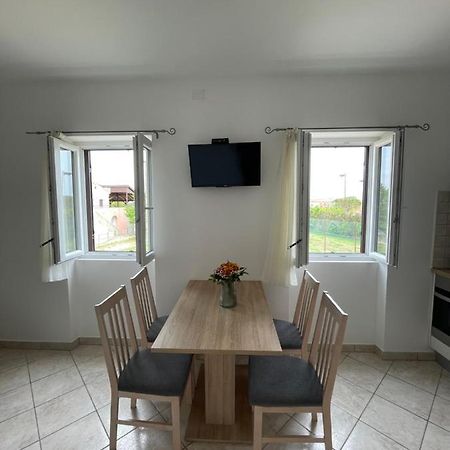 Accordi Lontani Apartamento Nerezine Exterior foto